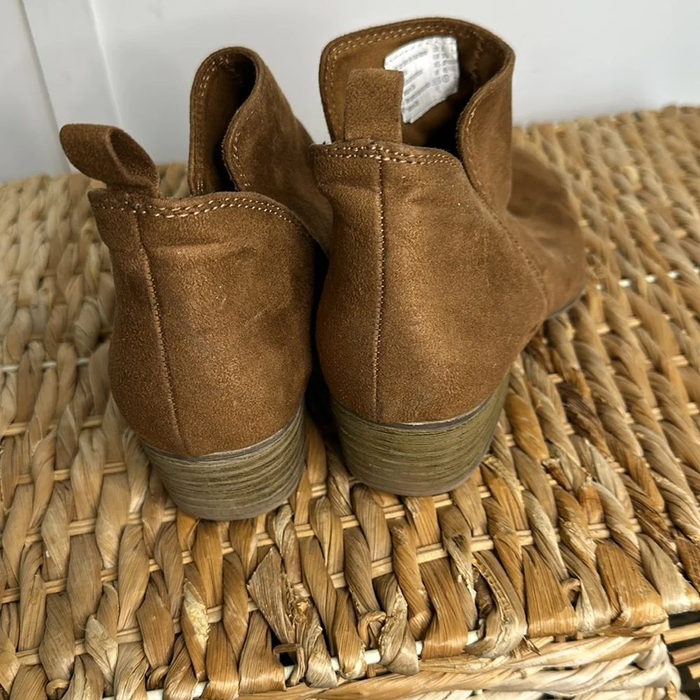 American Eagle Brown Ankle Boots size‎ 6